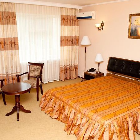 Dostyk Hotel Çimkent Dış mekan fotoğraf