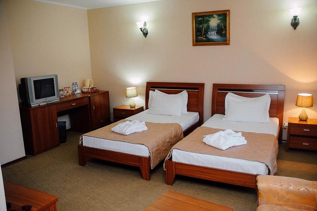 Dostyk Hotel Çimkent Dış mekan fotoğraf