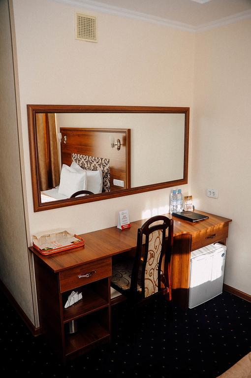 Dostyk Hotel Çimkent Dış mekan fotoğraf