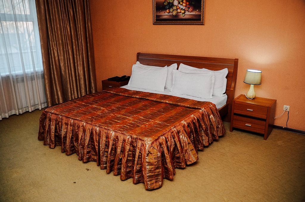 Dostyk Hotel Çimkent Dış mekan fotoğraf