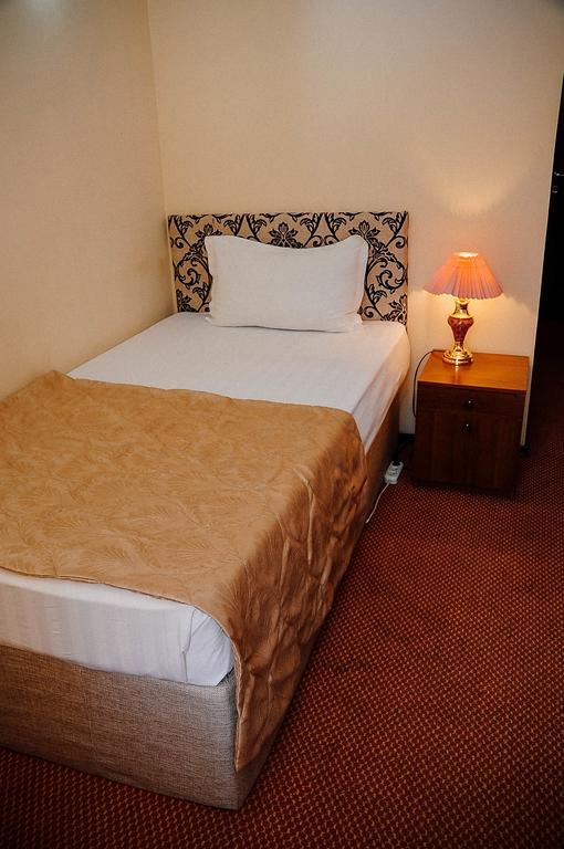 Dostyk Hotel Çimkent Dış mekan fotoğraf