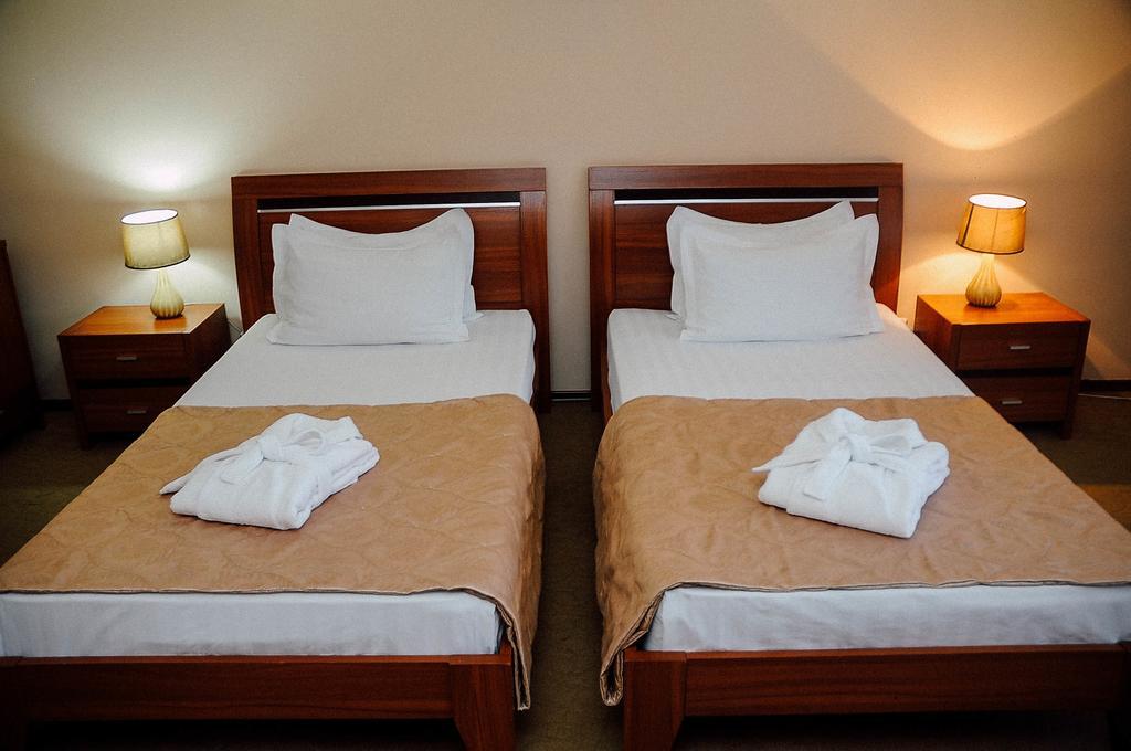 Dostyk Hotel Çimkent Dış mekan fotoğraf