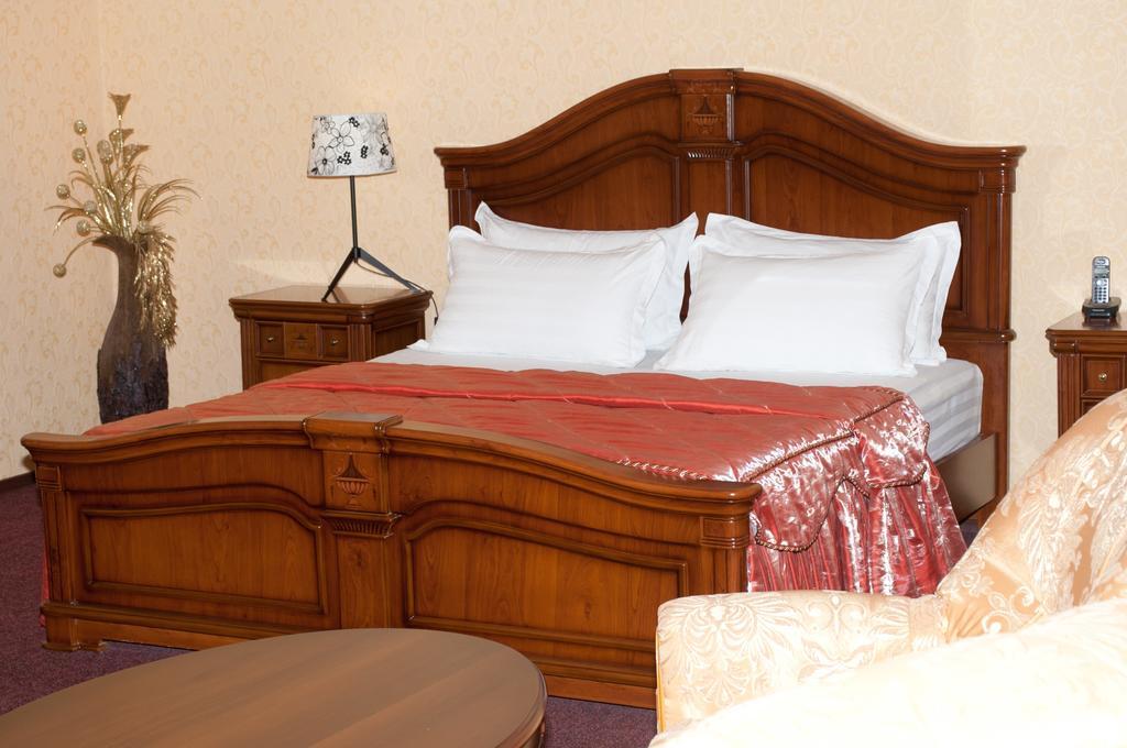 Dostyk Hotel Çimkent Dış mekan fotoğraf