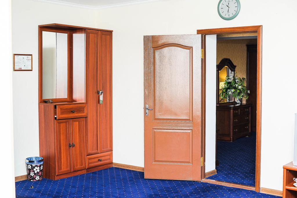 Dostyk Hotel Çimkent Dış mekan fotoğraf