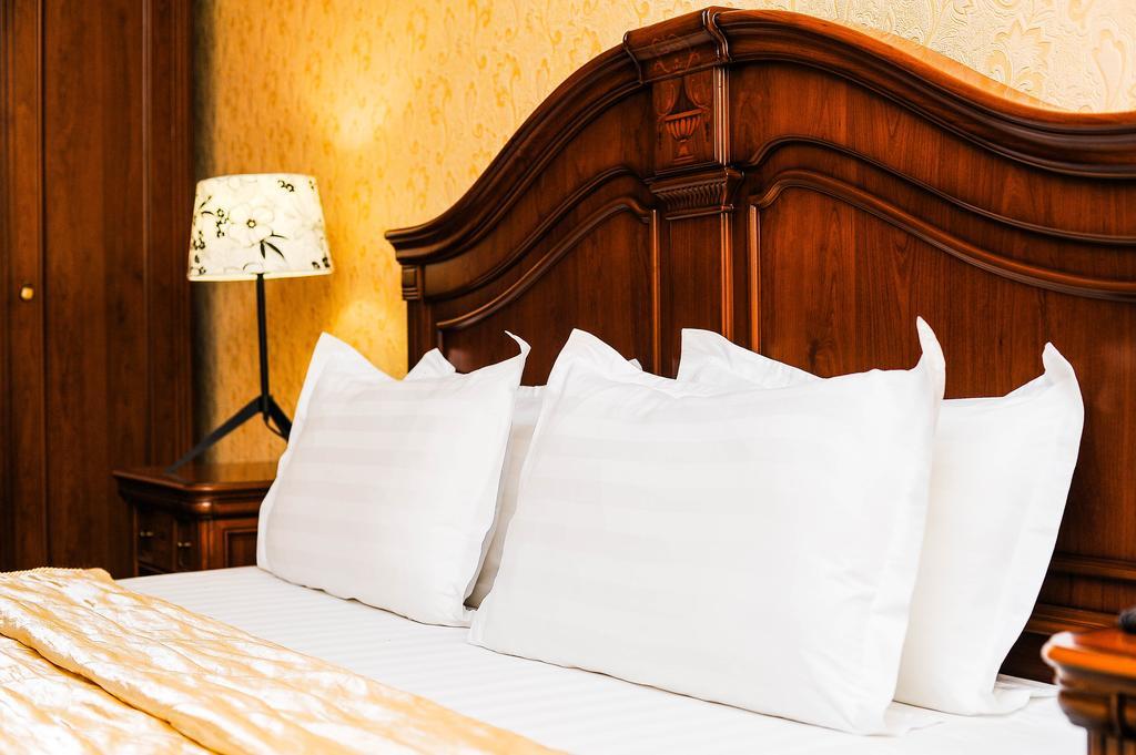 Dostyk Hotel Çimkent Dış mekan fotoğraf