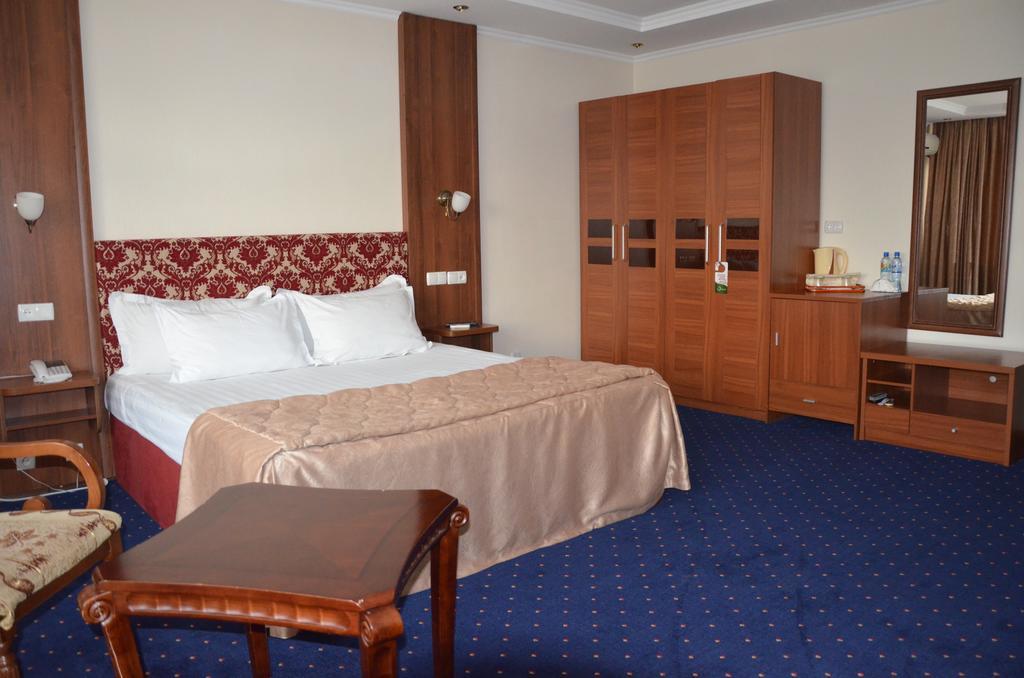 Dostyk Hotel Çimkent Dış mekan fotoğraf