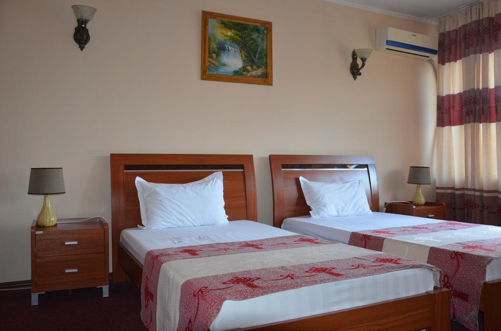 Dostyk Hotel Çimkent Dış mekan fotoğraf