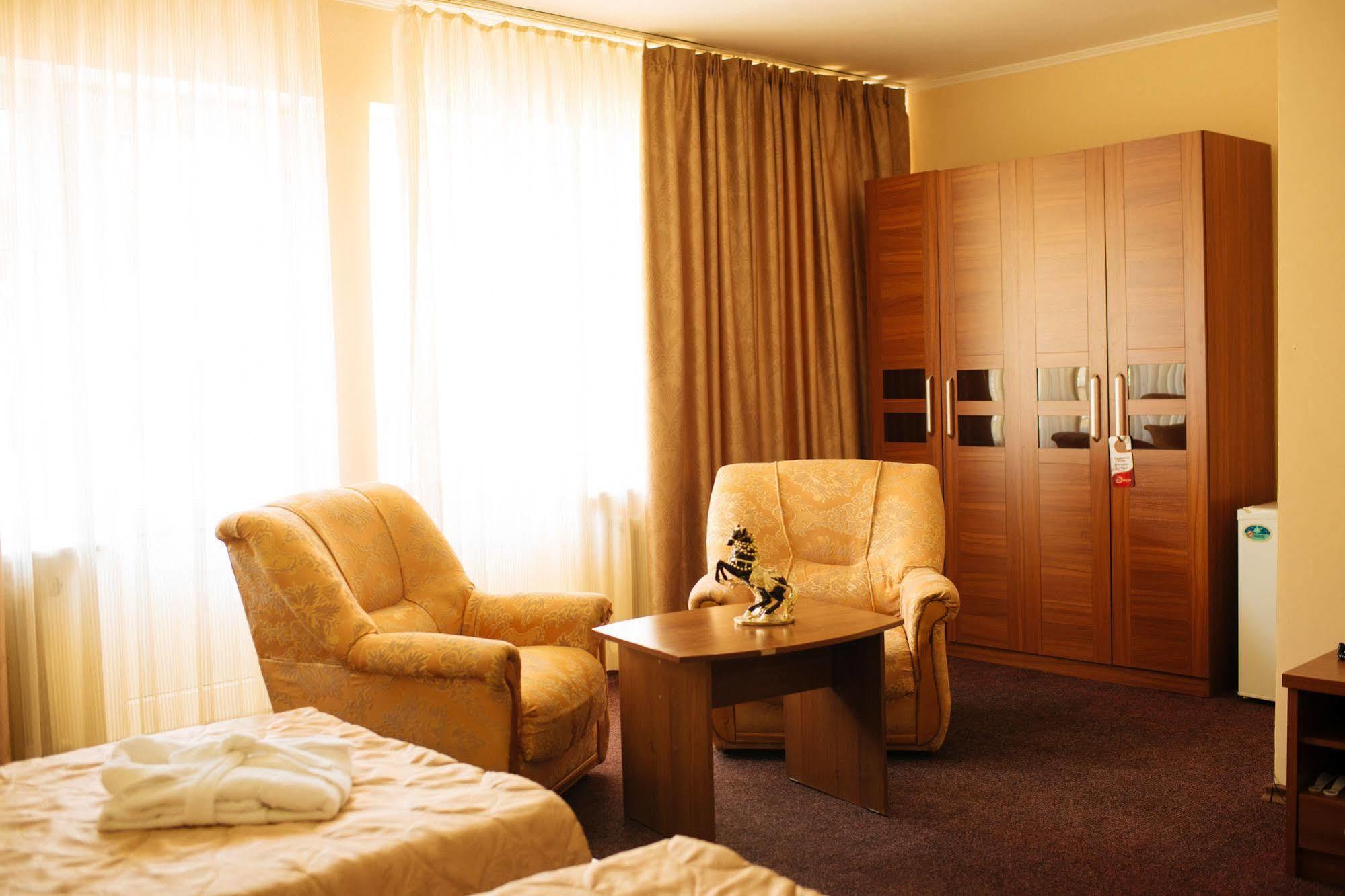 Dostyk Hotel Çimkent Dış mekan fotoğraf
